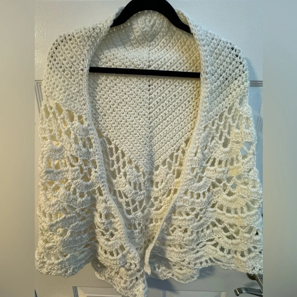 70s Handmade Cream Crocheted Shawl Poncho Pashmina Coverup Boho Grannycore Indie - Picture 6 of 13